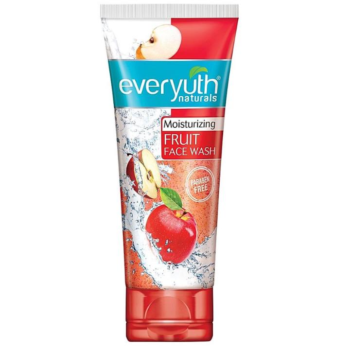 Everyuth Naturals Moisturizing Fruit Face Wash (150 g)